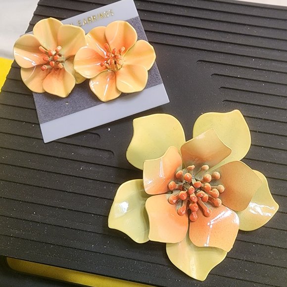 Brooch & Earrings - Vintage Painted Metal, Yellow & Orange, NWT  💛🧡 - Picture 1 of 12